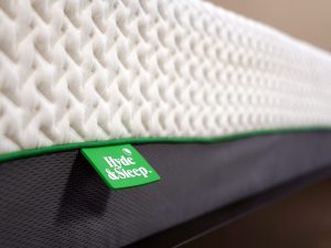 Close up shot of the Hyde & Sleep memory foam mattress logo